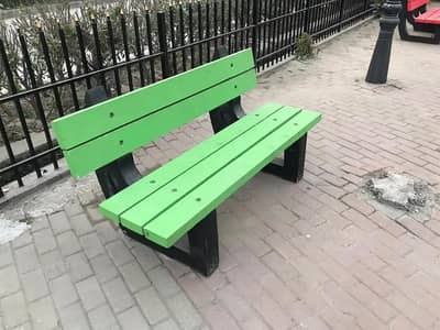 bench / garden bench / outdoor bench / concert benches