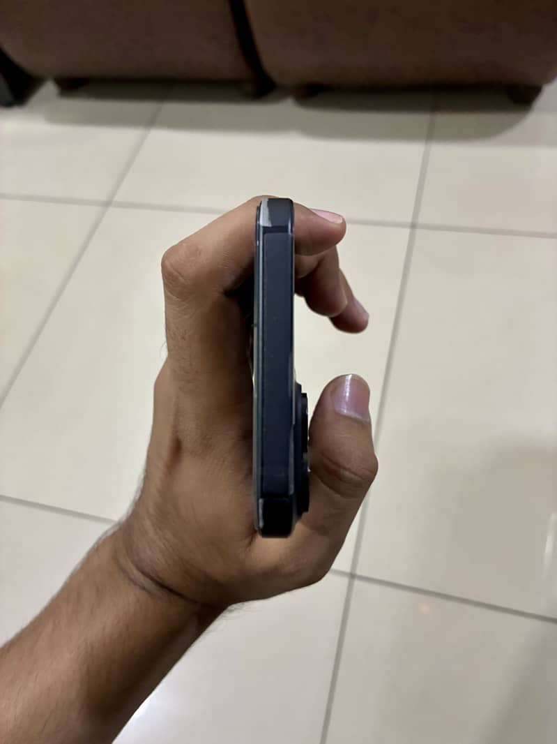 Apple iPhone 15 plus 4