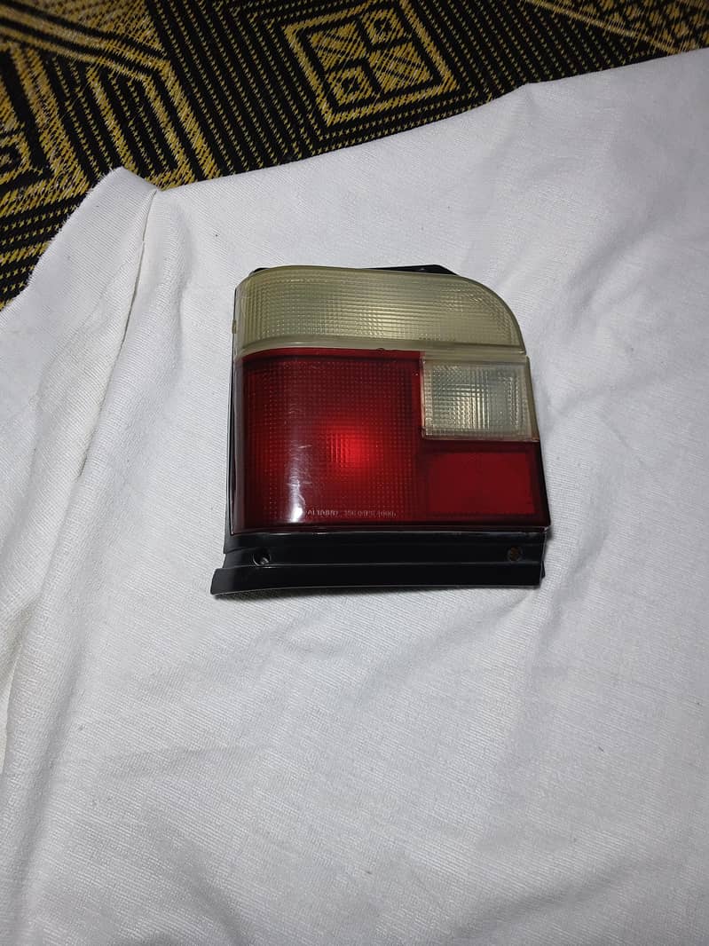 کہیں سے بھی ٹوٹی ہوئی نہیں ہے 11