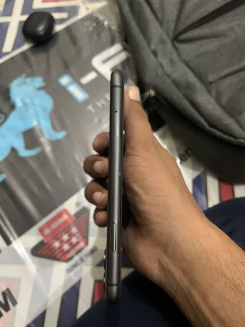 Apple iPhone 11 5