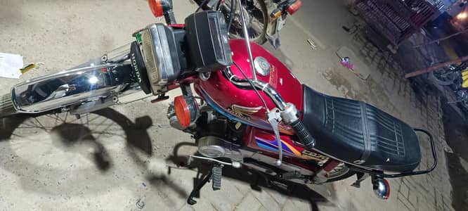 honda 70 hai All ok hai copy smart card ha mukamal kagaz
