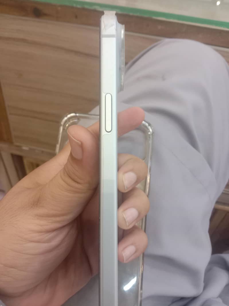 Apple iPhone 15 plus 2