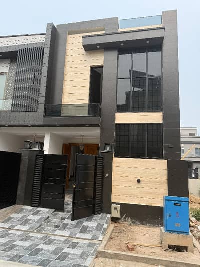 beautiful 3 Marla house for sale B Block 4 bed