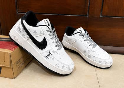 Men's White & Black Luxury Style Casual Sneakers