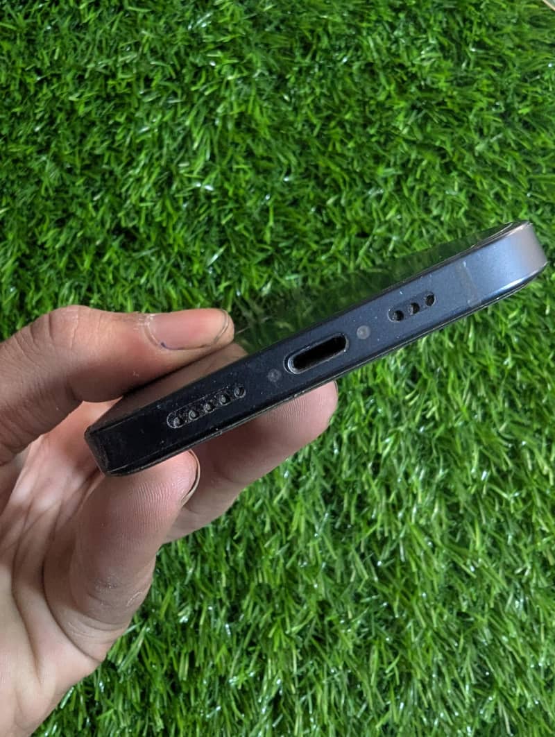 Apple iPhone 12 2