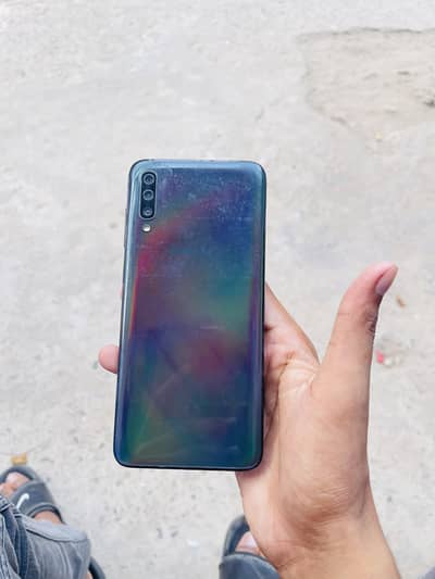 Samsung Mobile A70