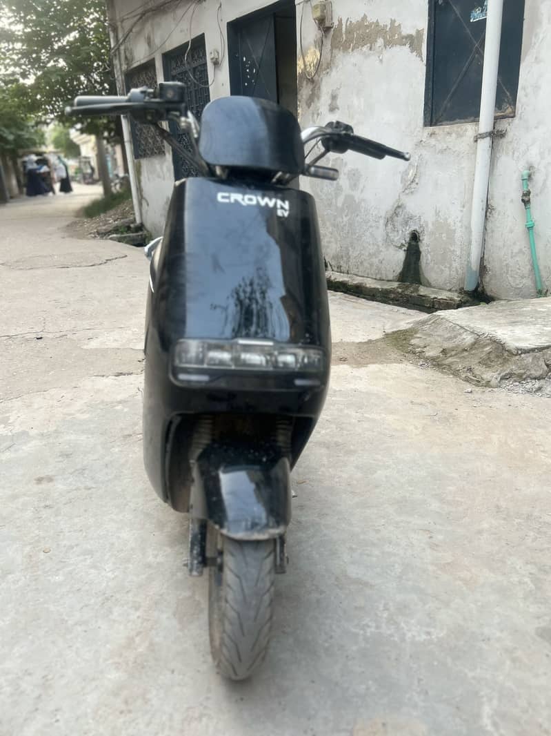 Crown ev T10 Model 2