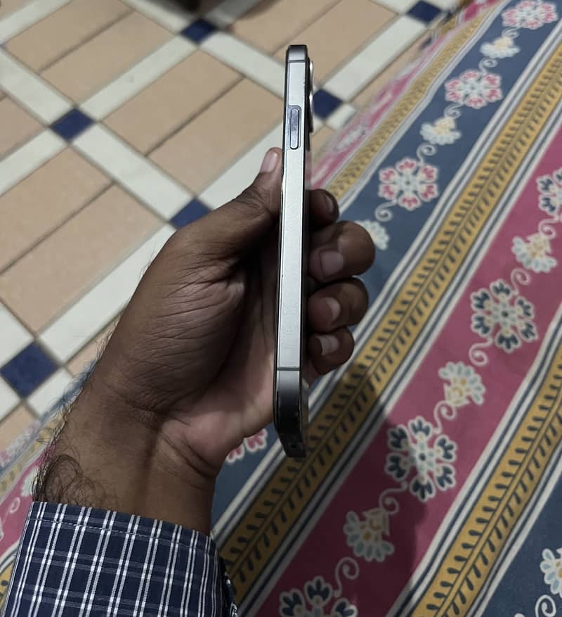Apple iPhone 12 Pro 0