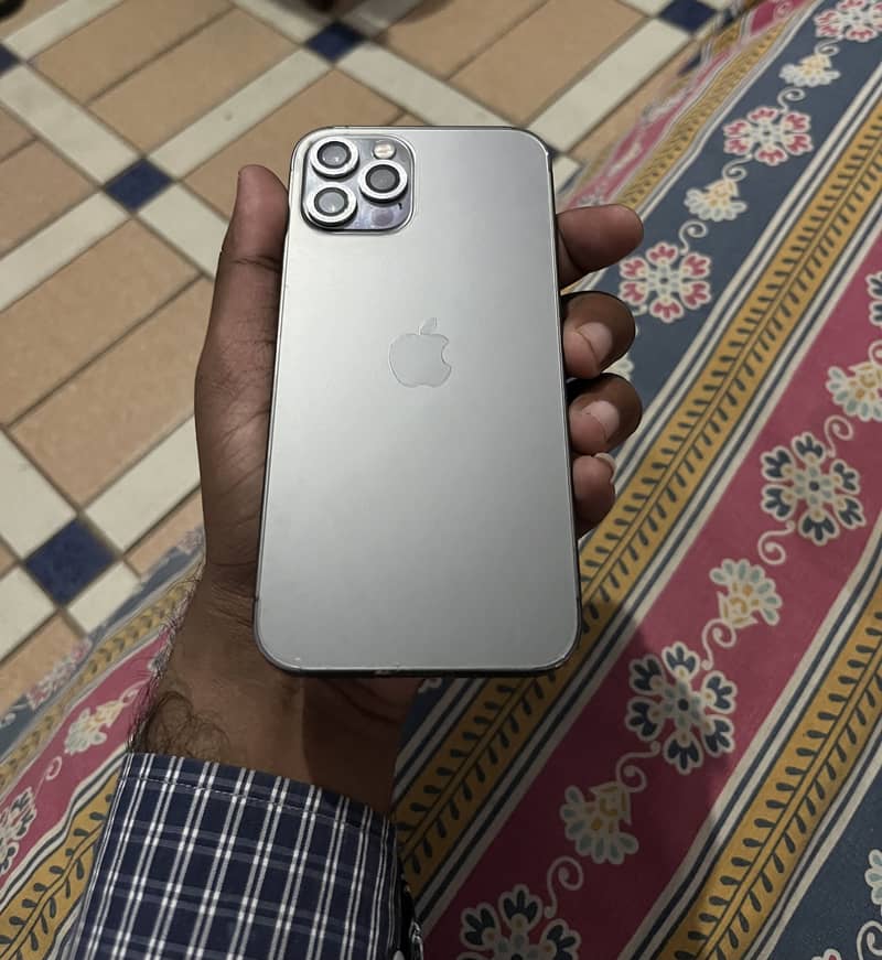 Apple iPhone 12 Pro 3