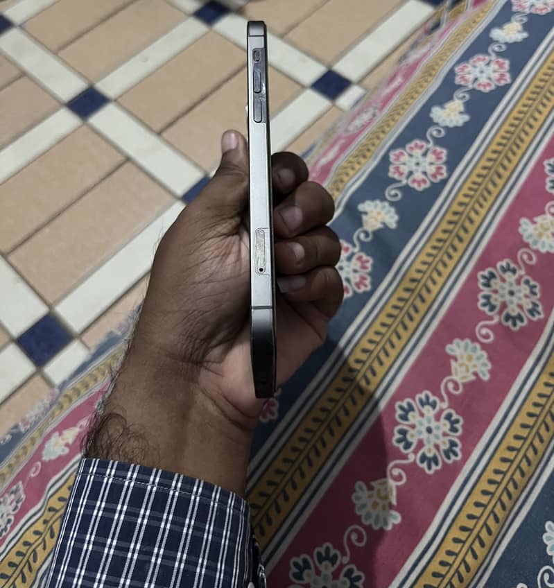 Apple iPhone 12 Pro 4