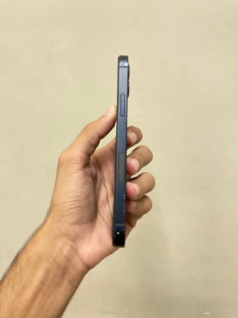 Apple iPhone 12 5