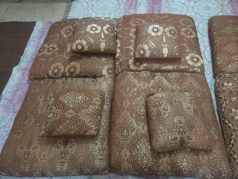 cushions 4