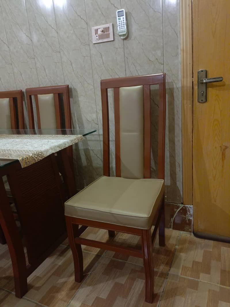 Dinning Table 4