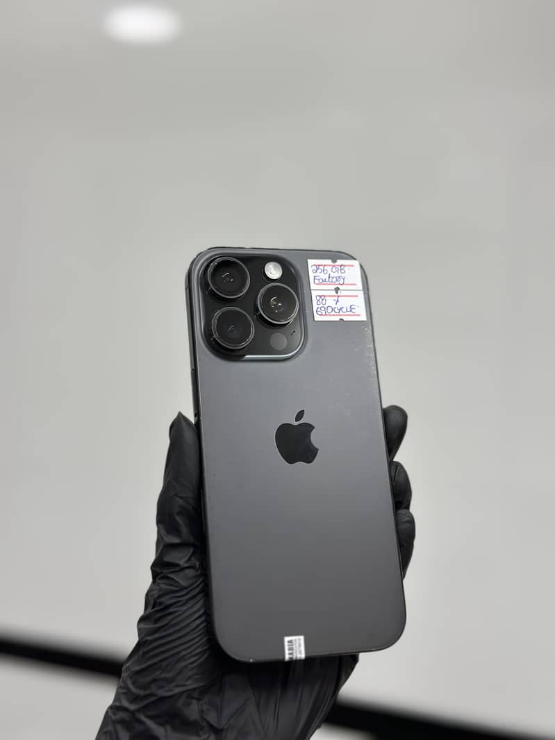 Apple iPhone 16 Pro 0