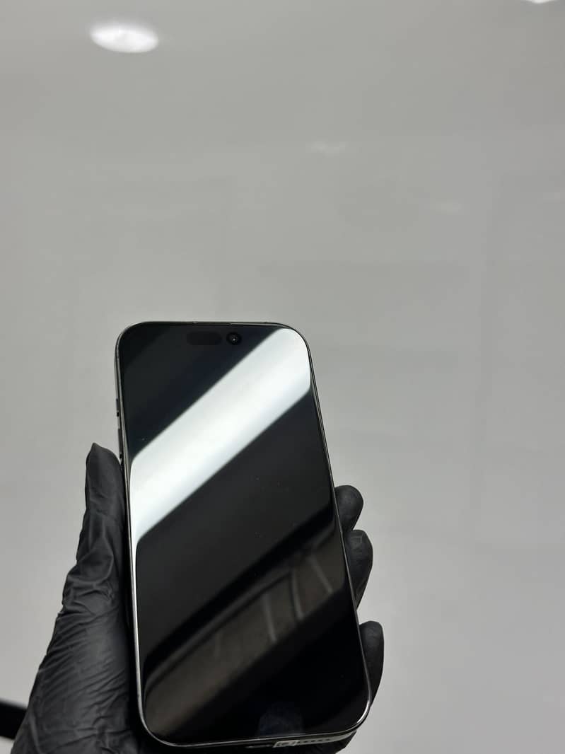 Apple iPhone 16 Pro 5