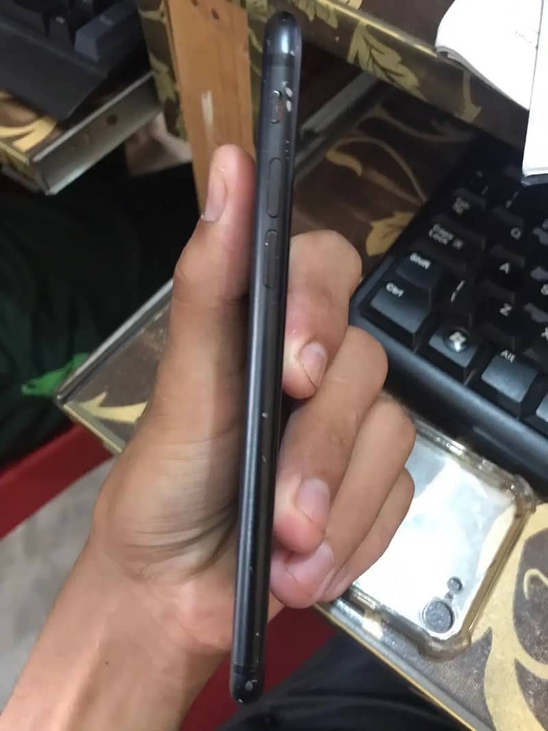 Apple iPhone 7 1