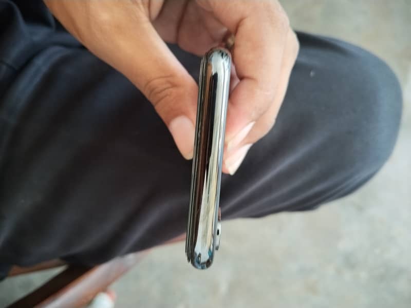 Apple iPhone X 5