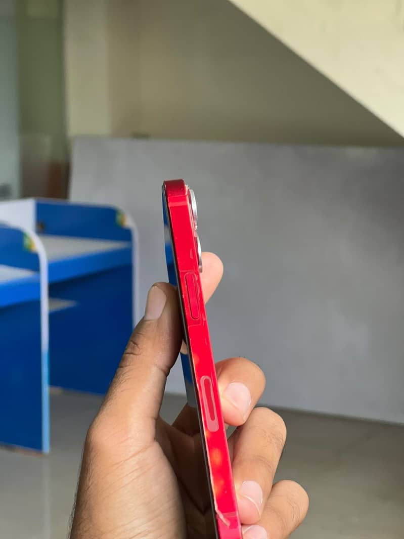 Apple iPhone 13 1