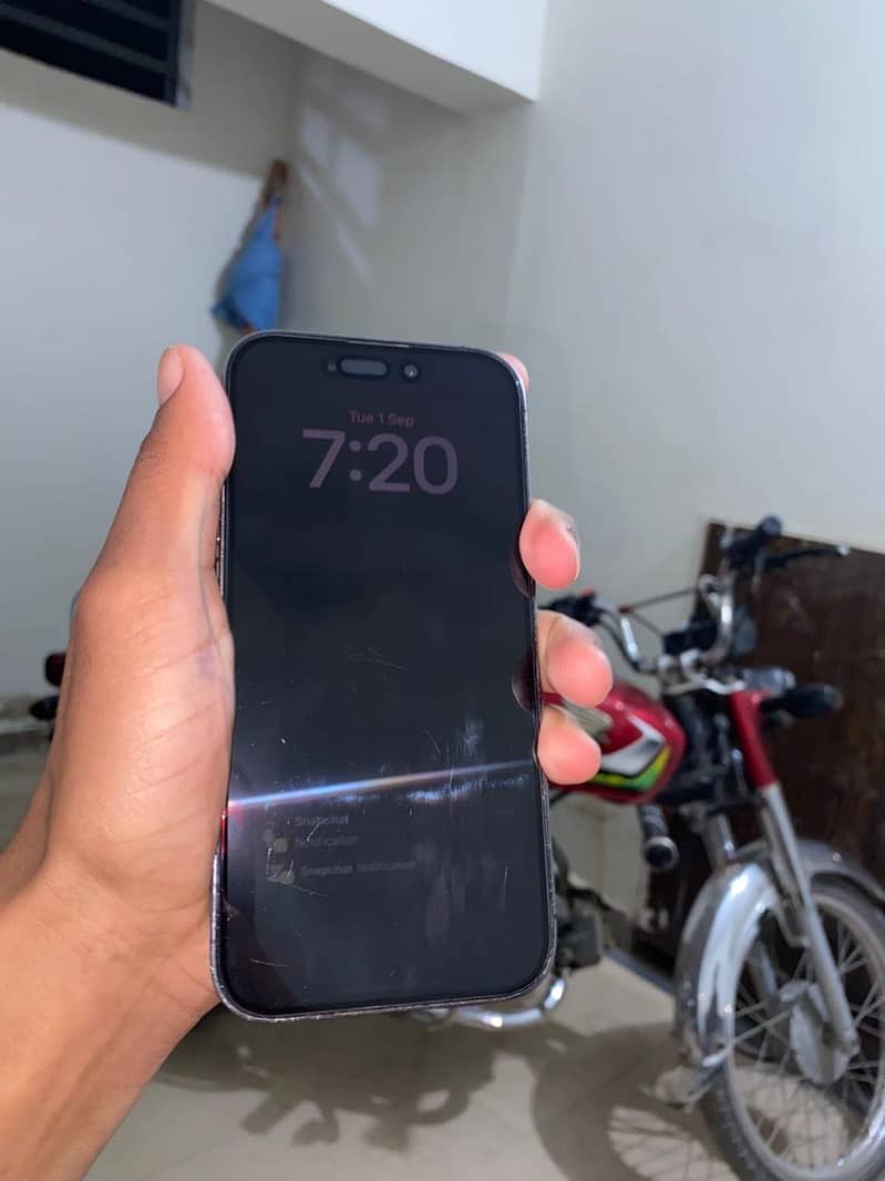 Apple iPhone 14 Pro 1