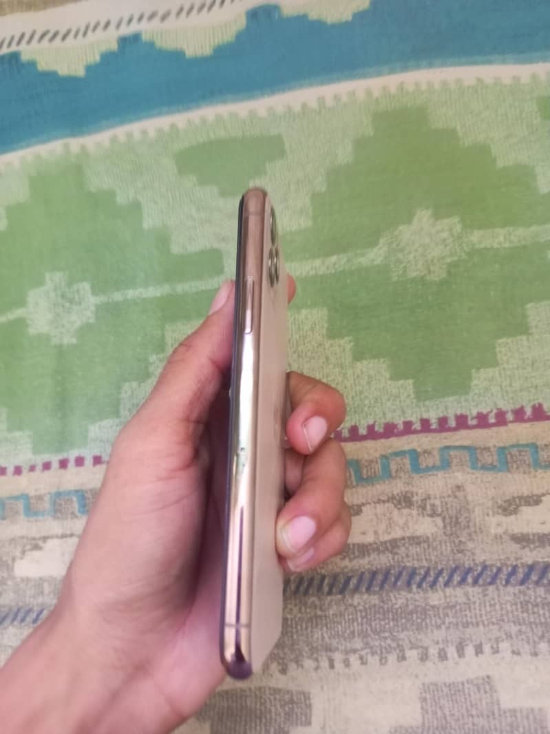 Apple iPhone 11 Pro 7
