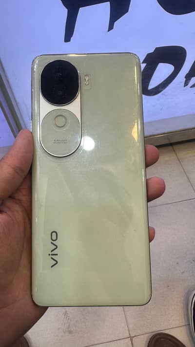 Vivo V40e