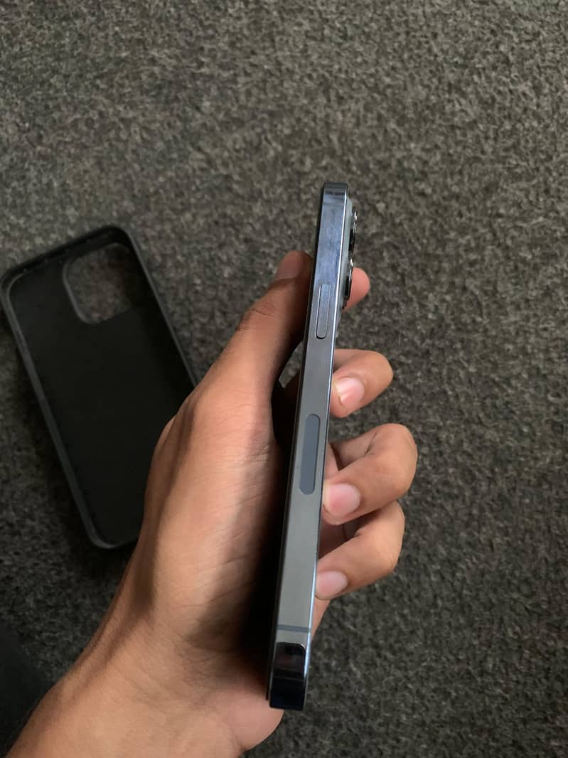 Apple iPhone 13 Pro 1