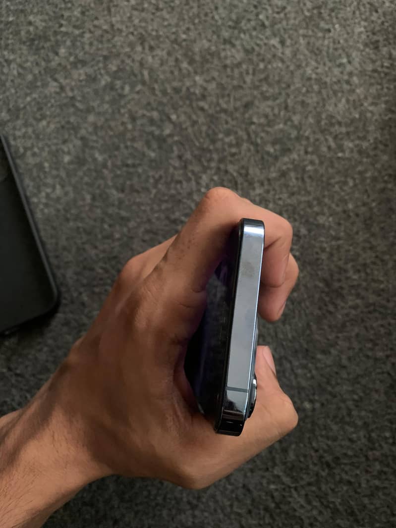 Apple iPhone 13 Pro 3