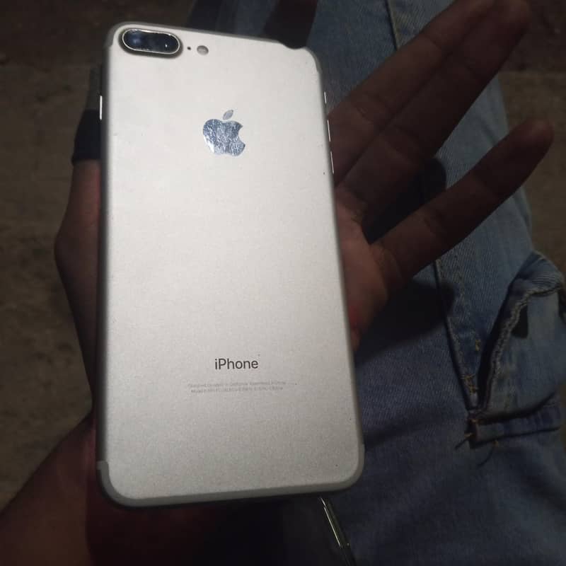 Apple iPhone 7 Plus 1