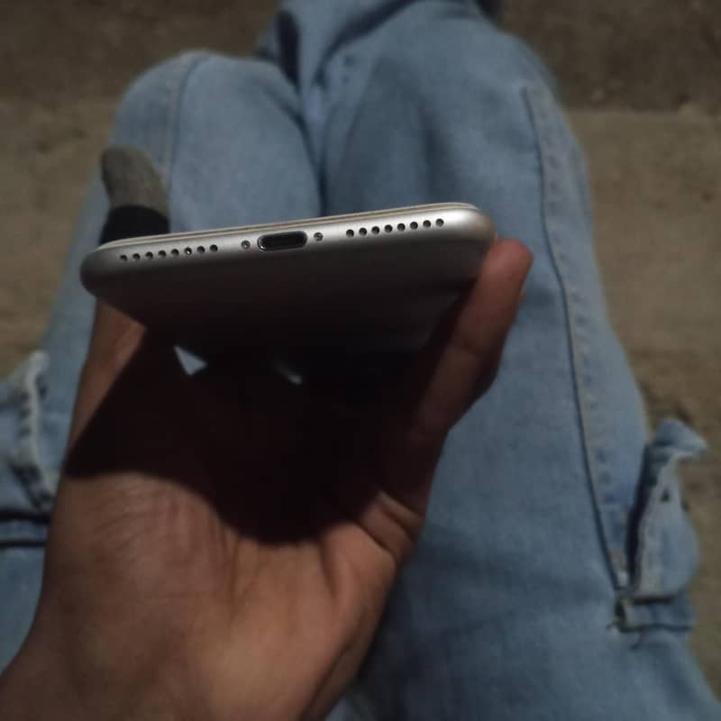 Apple iPhone 7 Plus 3