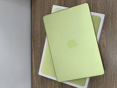 Macbook Neo citrus colour 8GB//256GB