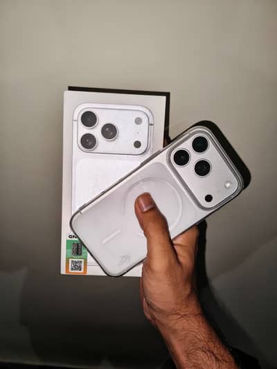 Apple iPhone 17 Pro 10 days used only 100% BH