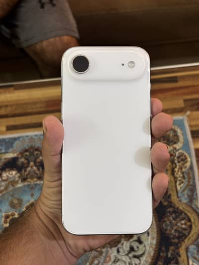 Apple iPhone 17 Air non pta 256 gb for sale. White color e sim.