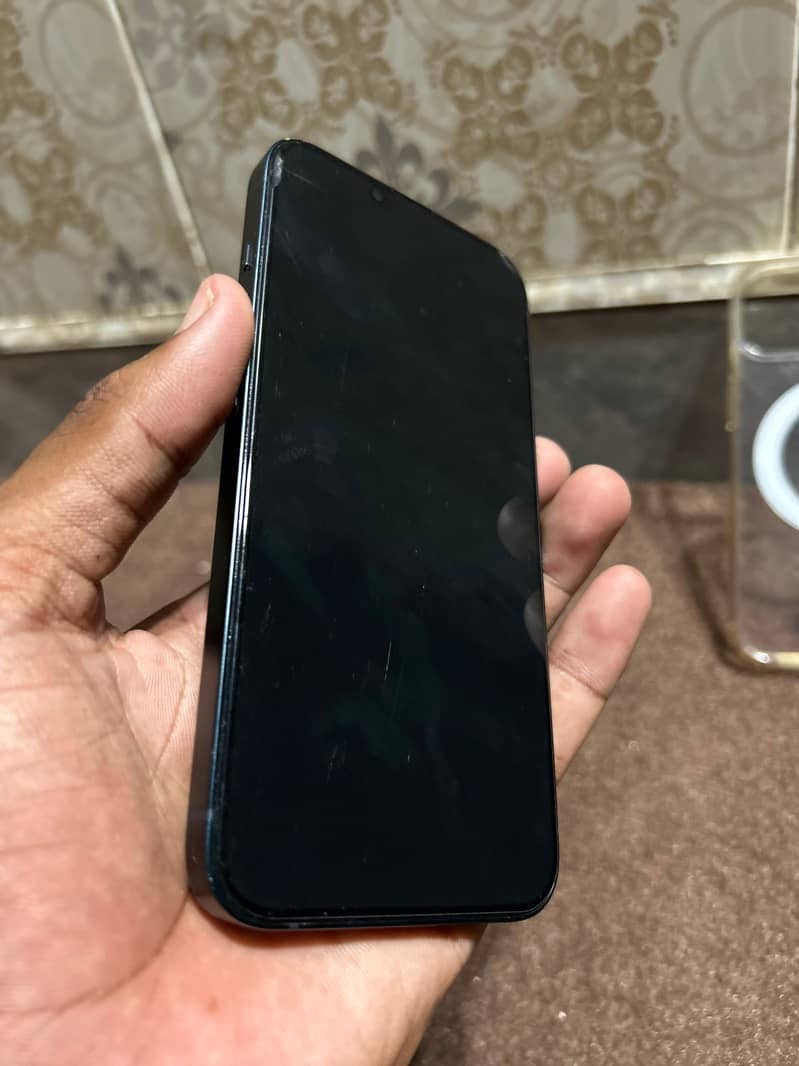 Apple iPhone 14 4