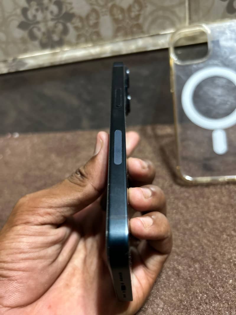 Apple iPhone 14 11