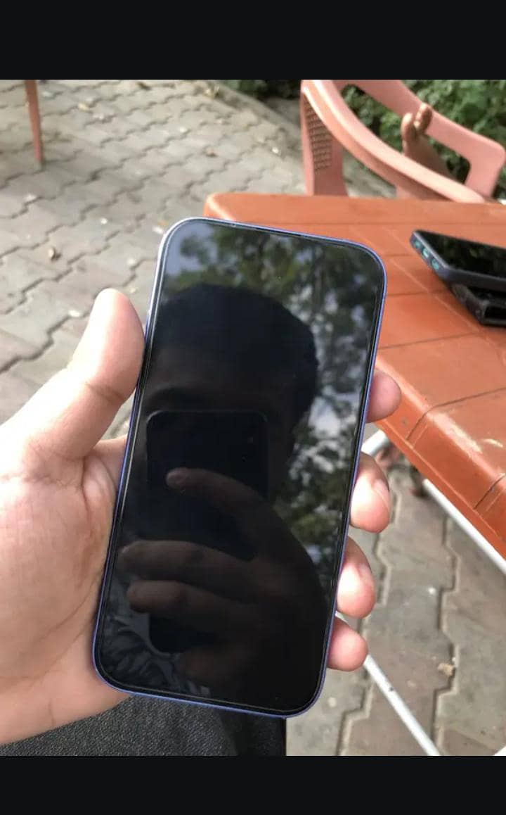 Apple iPhone 16 1