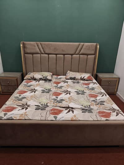 King size bed for sale only bed 4/5 month used