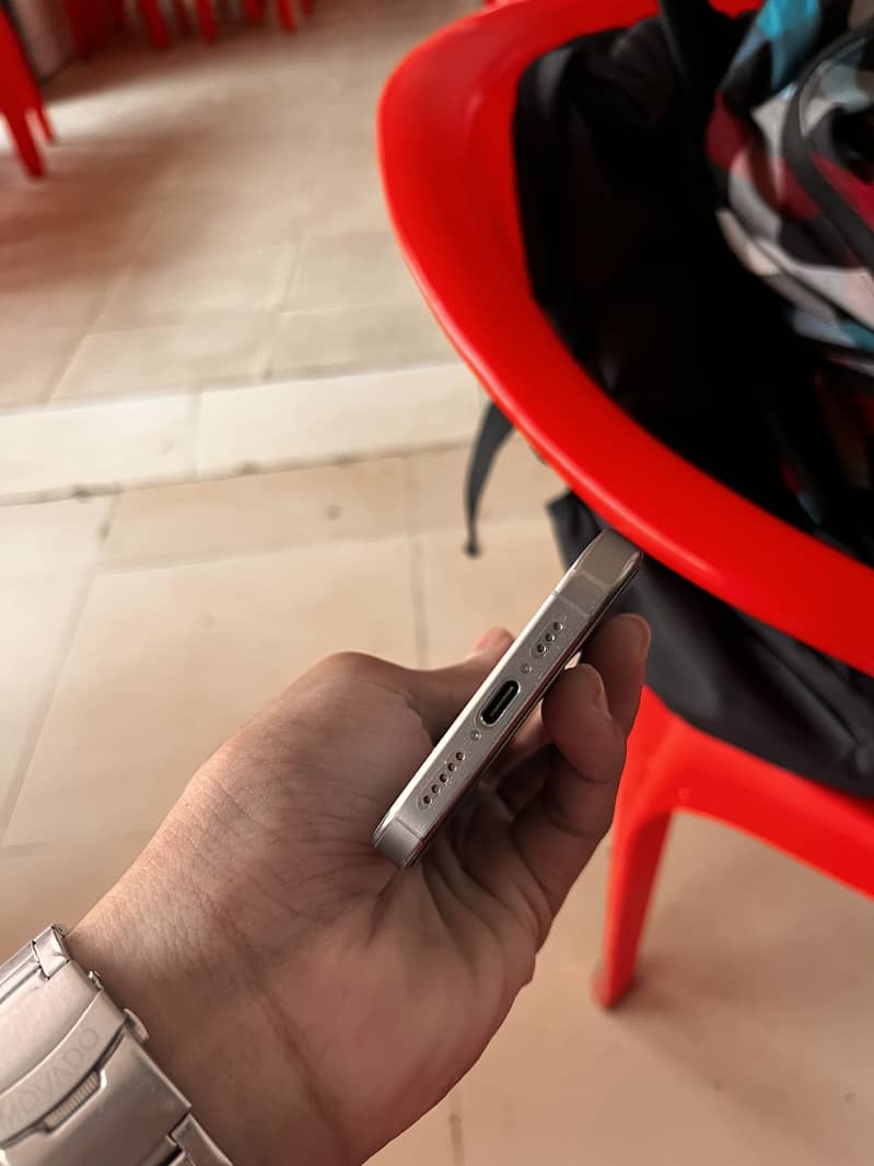 Apple iPhone 15 Pro 6