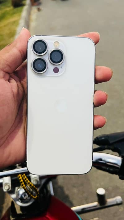Apple iPhone 13 Pro