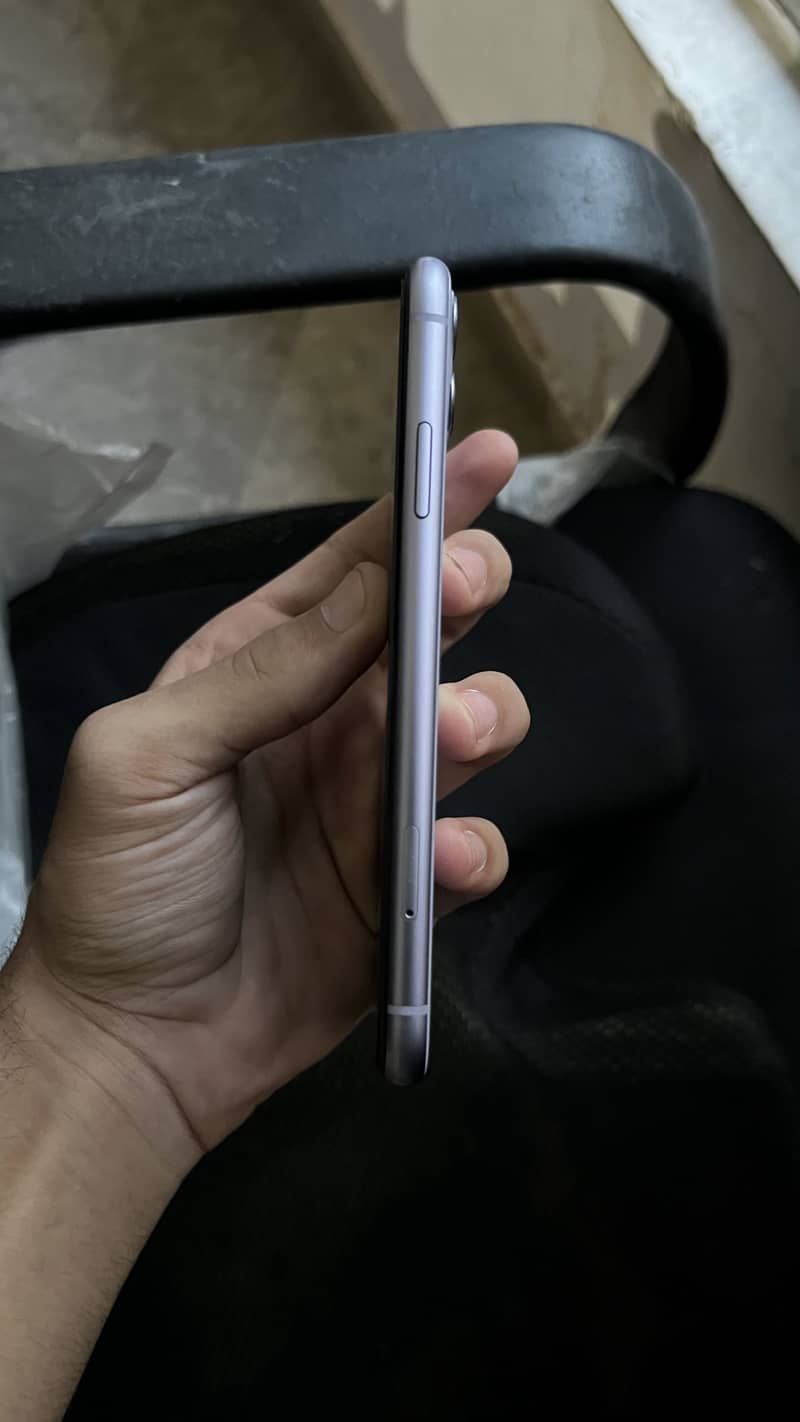 Apple iPhone 11 3