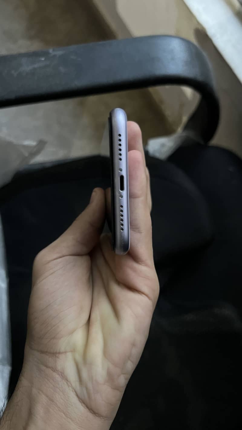Apple iPhone 11 6