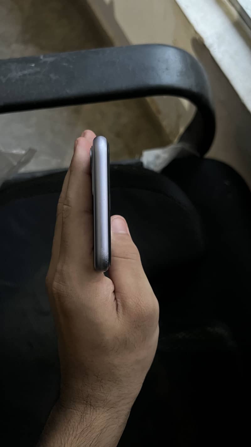 Apple iPhone 11 9