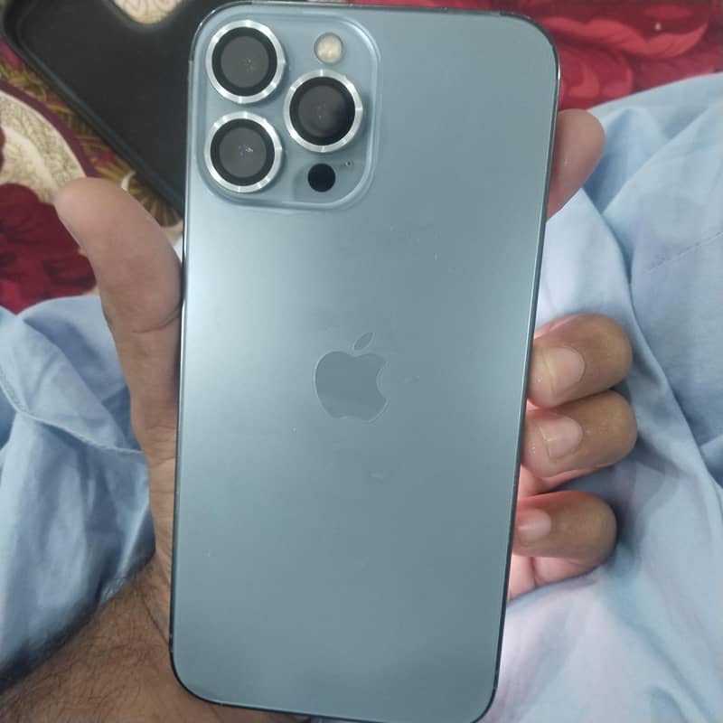 Apple iPhone 13 Pro Max 1