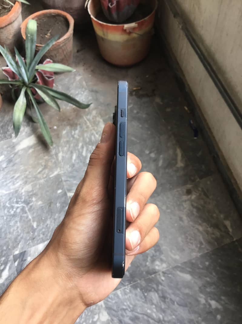 Apple iPhone 13 3