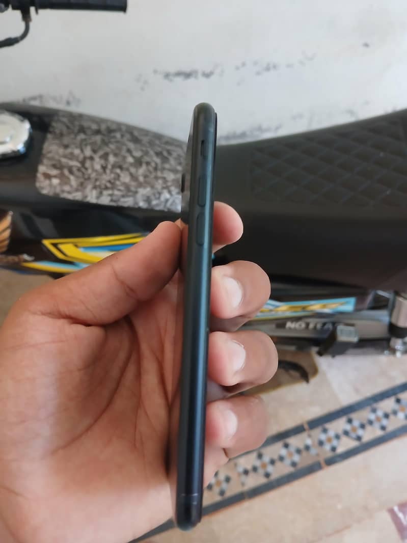 Apple iPhone SE 6