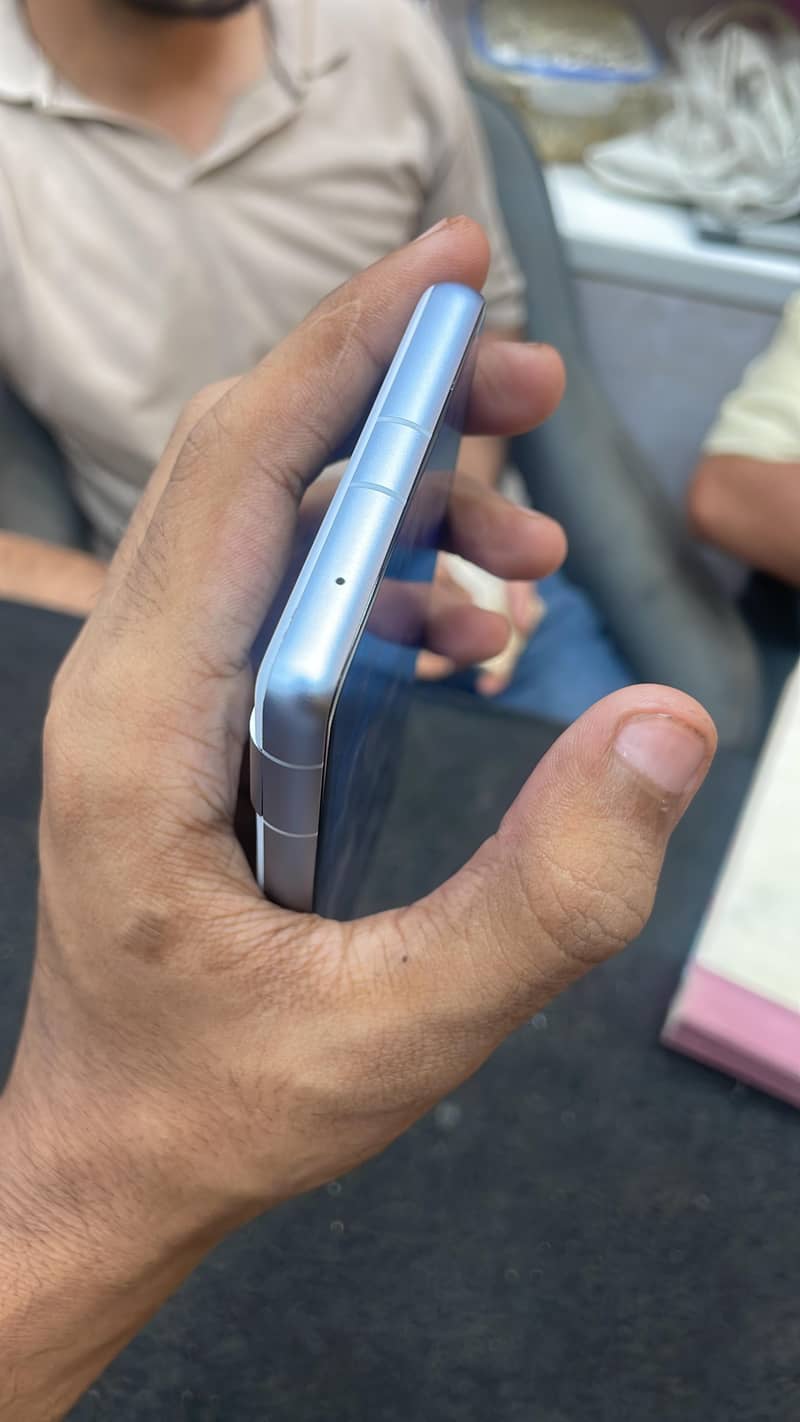 Google Pixel 7a 4