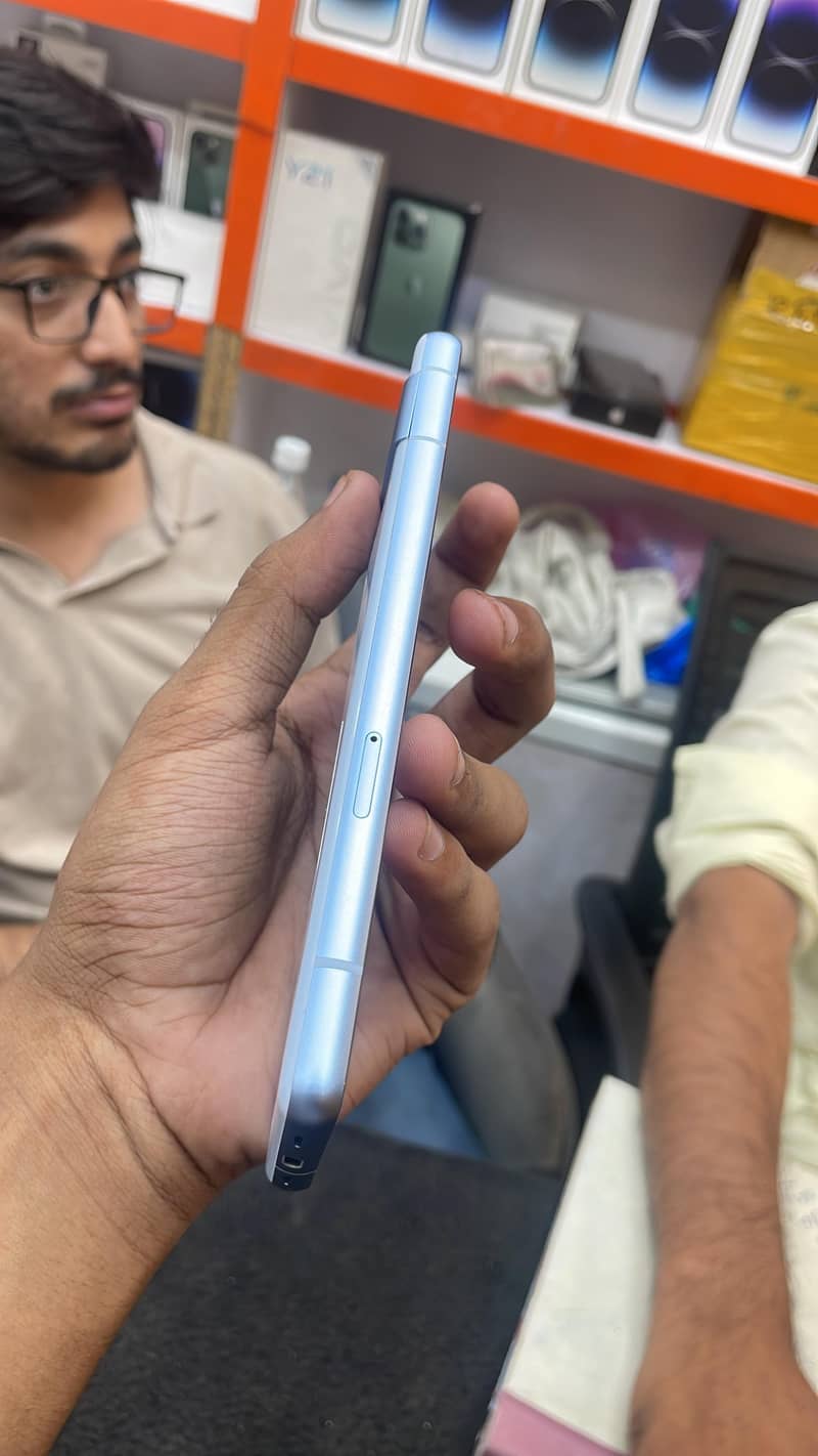 Google Pixel 7a 5