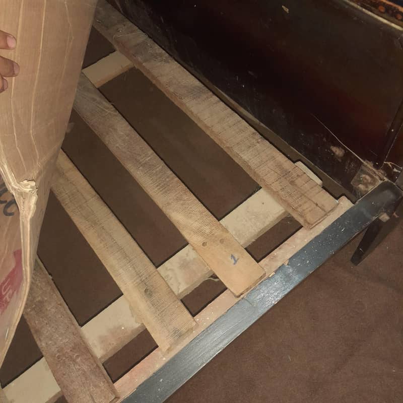 Bed and Dressing table 2