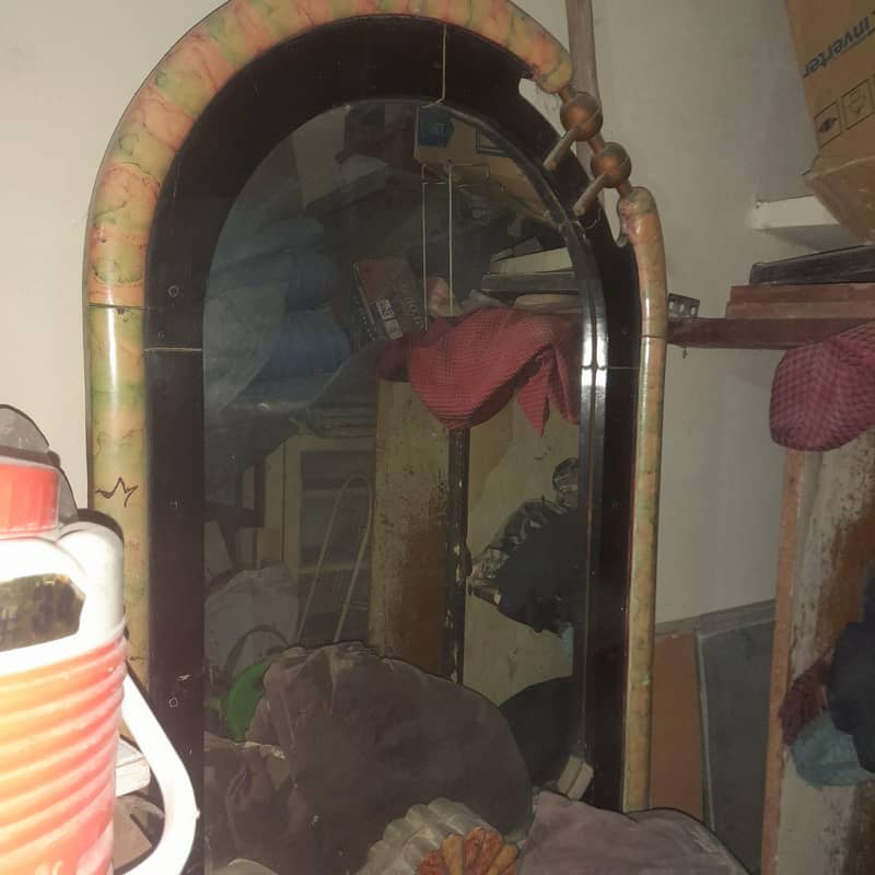 Bed and Dressing table 4