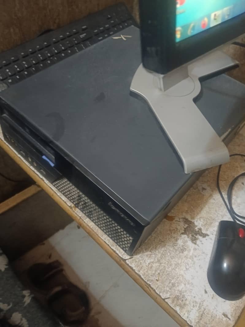 Core 2 Do Computer with LCD K Bord Mouse 1