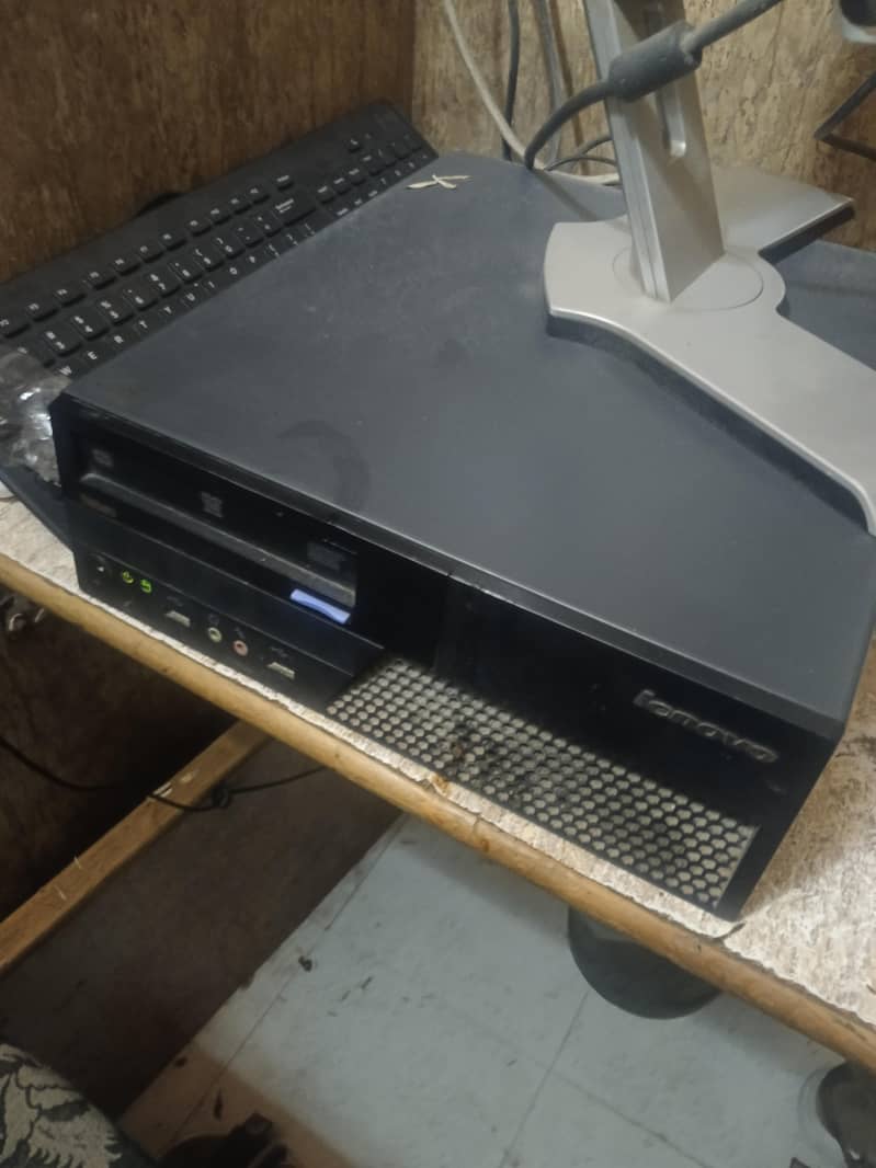 Core 2 Do Computer with LCD K Bord Mouse 2